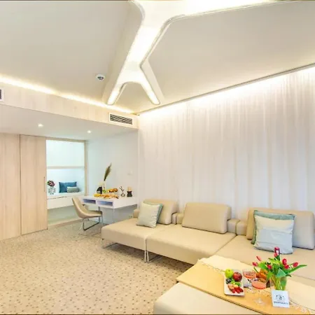Marine 23, - North Apartment